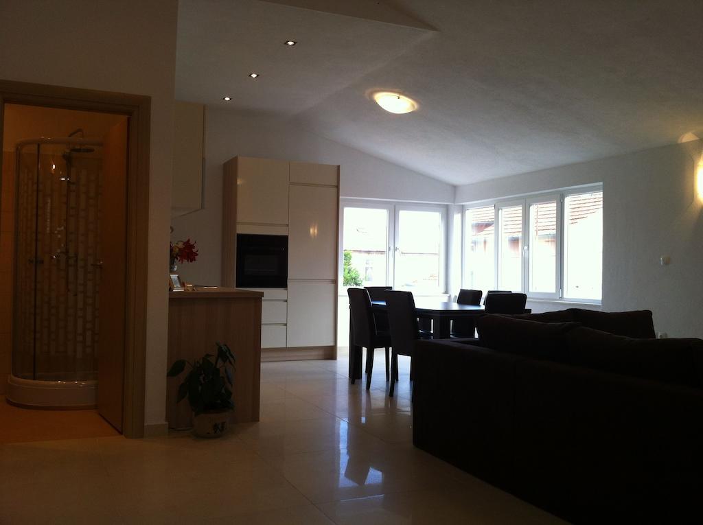 Adriatic Rose Apartment ตูรันญ์ ห้อง รูปภาพ